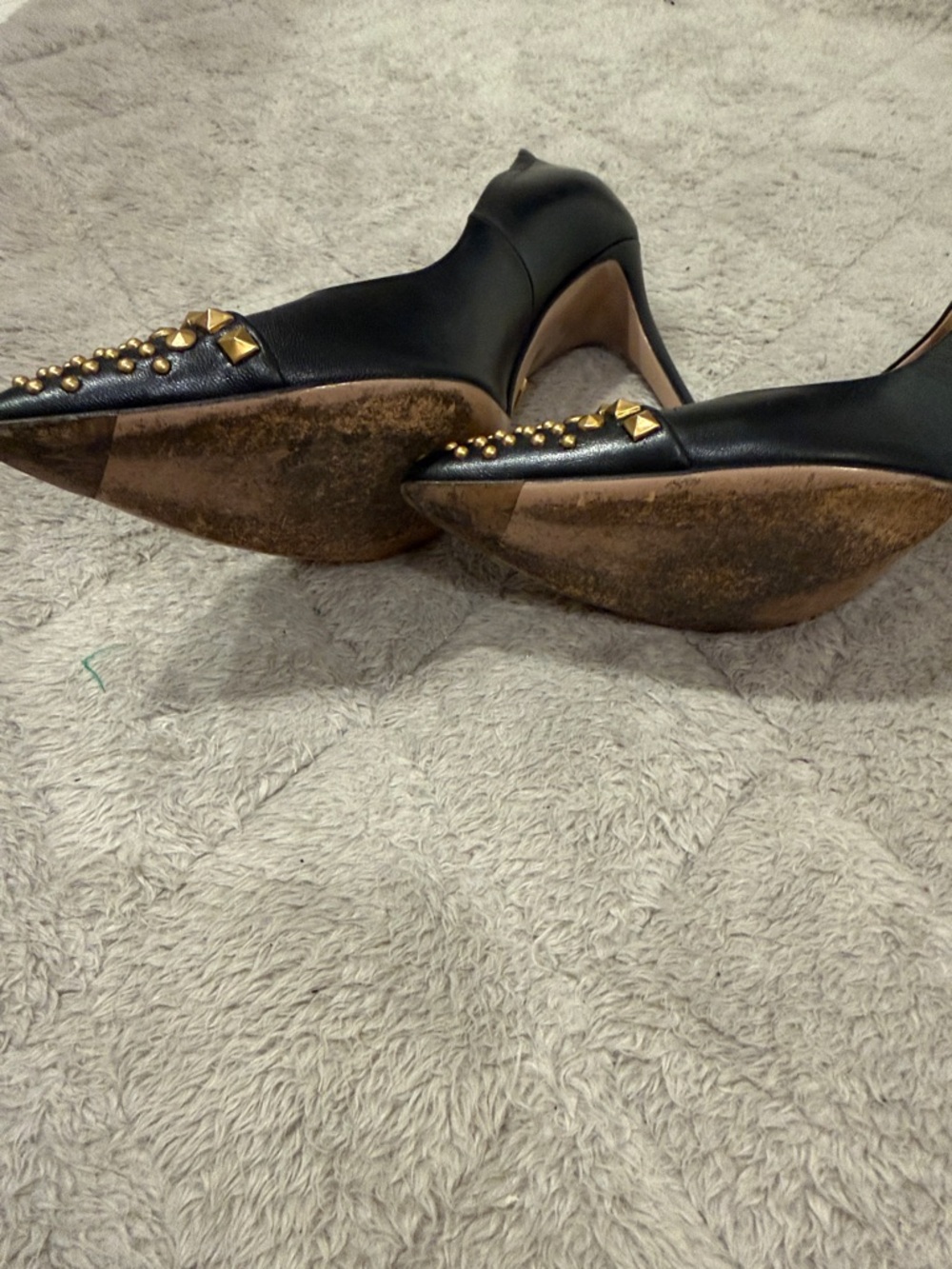 Gucci Black Leather Pointed Studded Pumps with Gold Accents - Picture 6 of 9